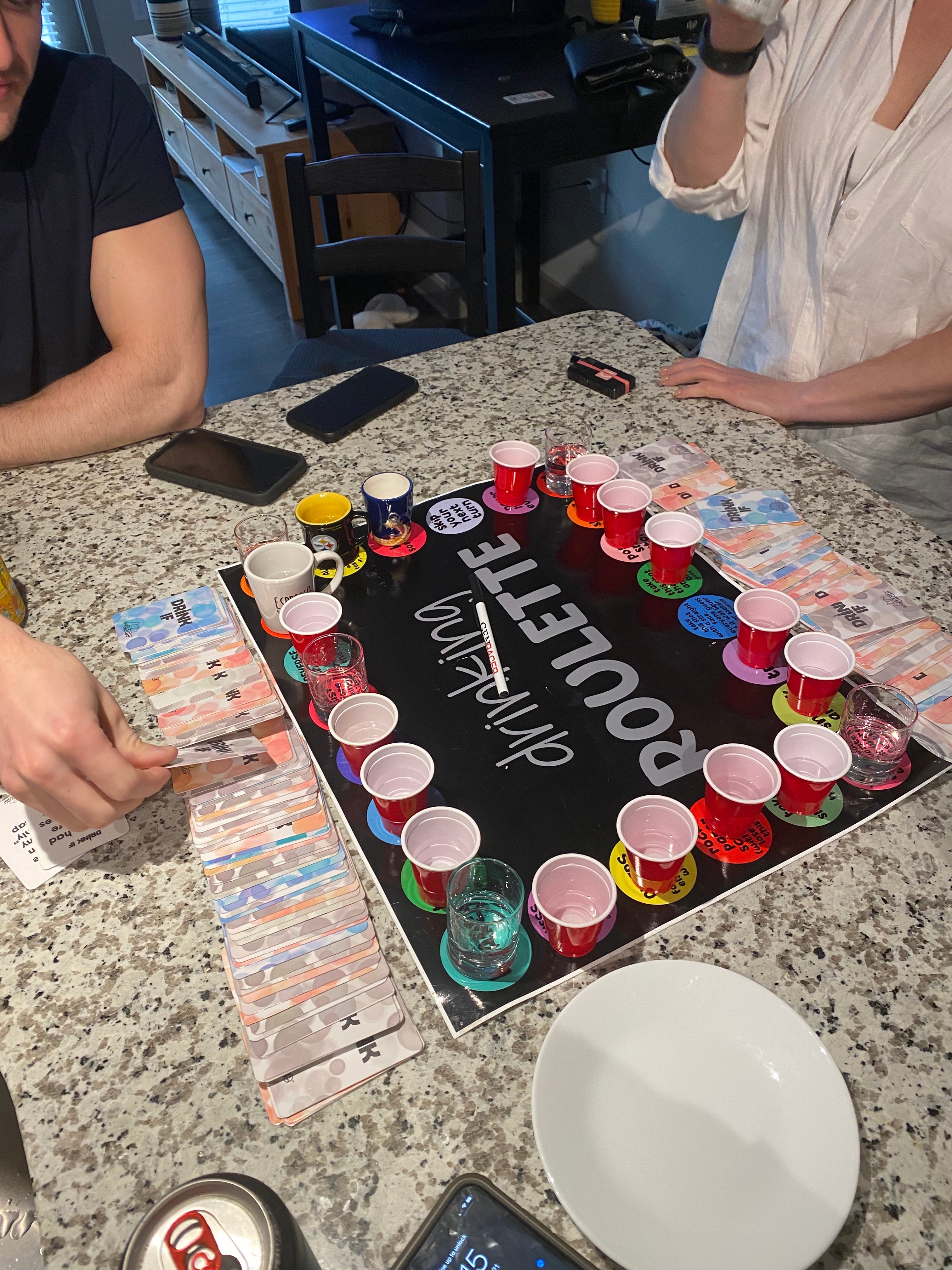 DRINKING ROULETTE | Shots & Challenges